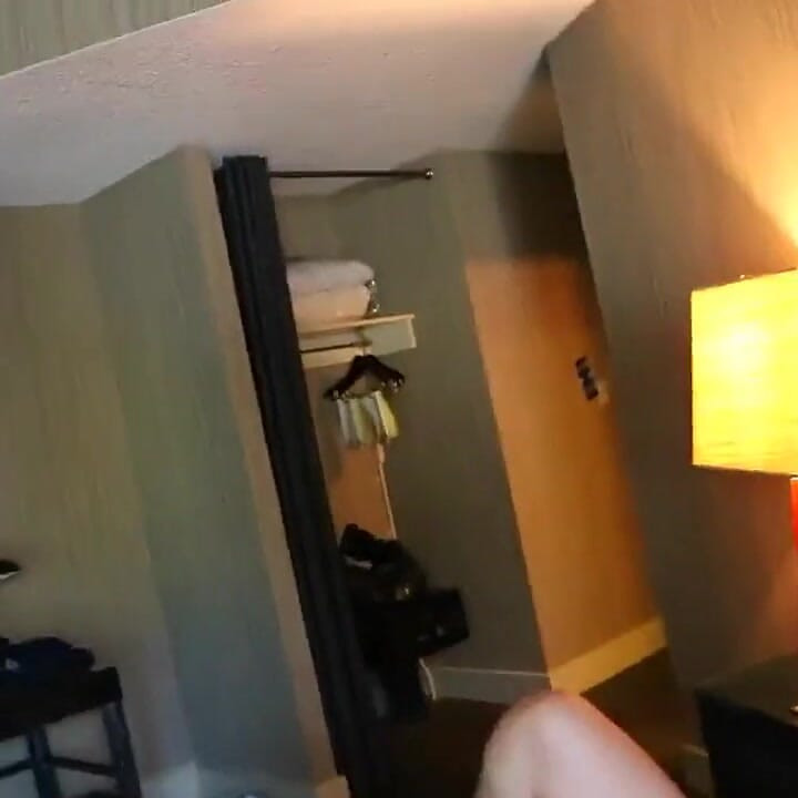Žena koja vara dobija rizičan creampie