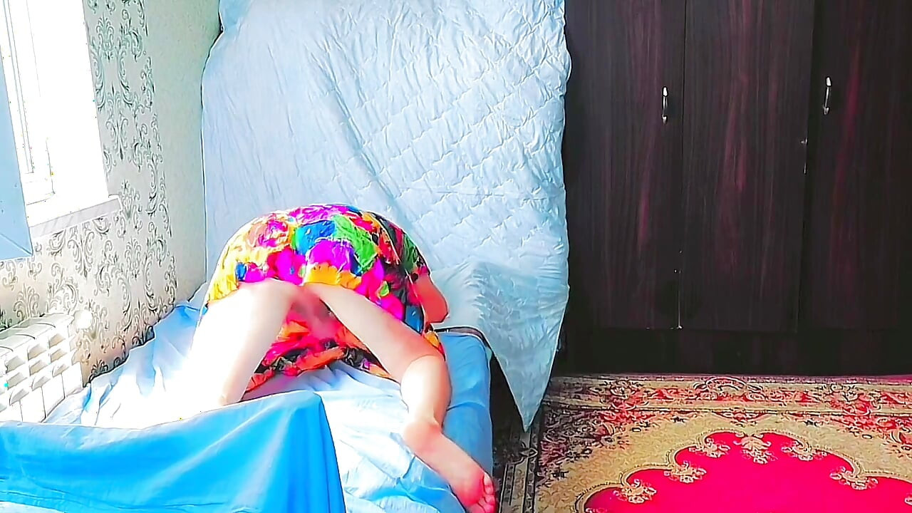 Ladyboy kitty crossdresser femboy modtl cosplayer shemale làm tại nhà trong phòng của chị kế