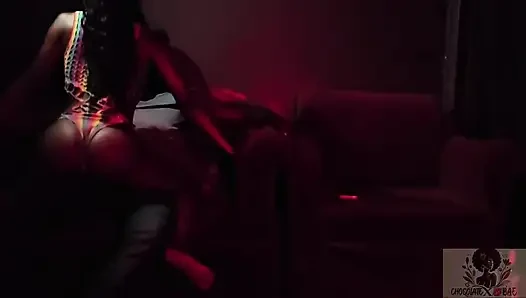 Nach Dieser Dampfenden Lapdance-session War Ich so Verdammt Nass, Undicht, Also Musste Ich Mich Danach Ficken!!