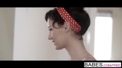 Babes - Tracy Lindsay e Aiko May - um toque de mulher