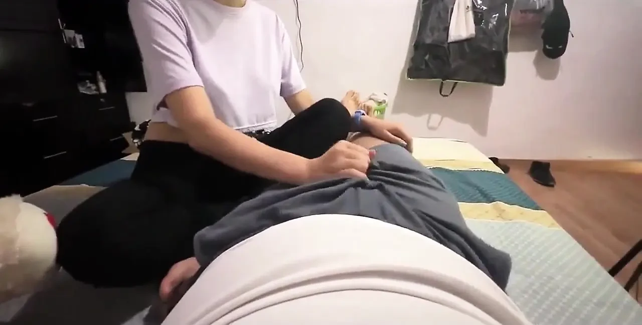 Horny Young Girl I Met on Tinder Swallows All My Cum