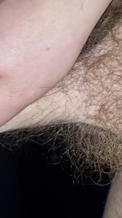 AMATEUR | PUBLIC CUMSHOT IN THE PARKING LOT - PUBLIC HANDJOB WITH A HUGE COCK AND CURIOUS VOYEURS | Clip 1