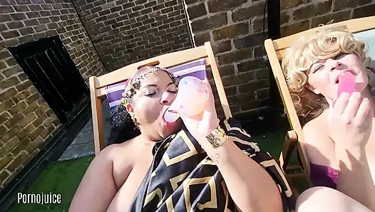 Sexyspice36 ve juliet kızıl saçlının oynadığı ırklararası lezbiyen çatı boşalma partisi