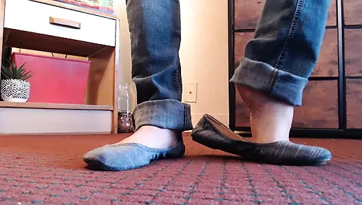 Toe Wiggles Dipping Ballet Flats Dirty