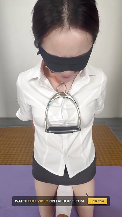 An Office Lady, After Work, Secretly Asks Her Host for a Job Appointment Behind Her Boyfriend's Back