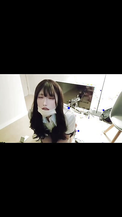 Koreansk cross-dressing mand klimaks med sexmaskine anal onani