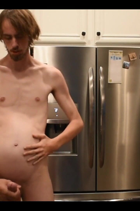 夕食後の丸いお腹