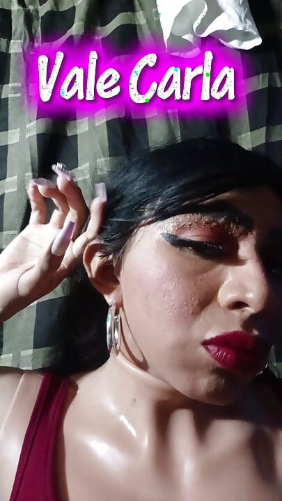 Travestit mexican ieșind din dulap
