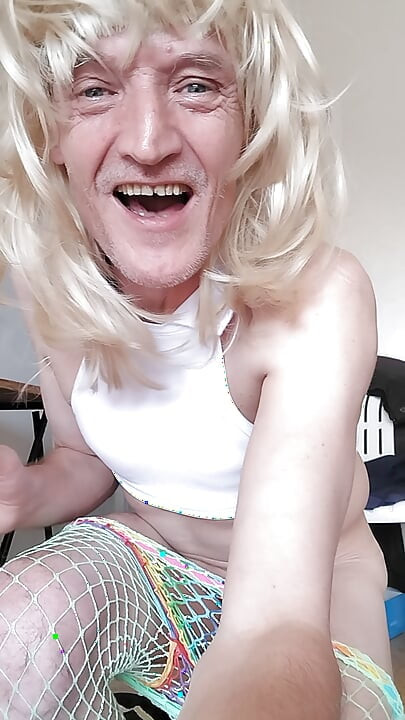 Blonde and sexy underwear, La Coquine adorée wiggles in Show Canicule./. Storm...!! ...