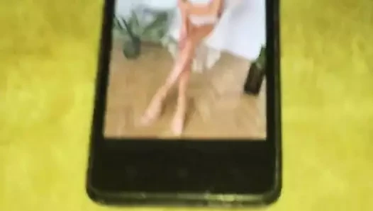 Cum üzerinde halinka wisniewka seksi bacaklar ve sıcak ayaklar