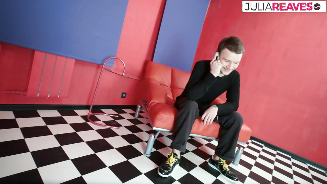 Granny moans as she gets fucked to a massive pussy cumshot