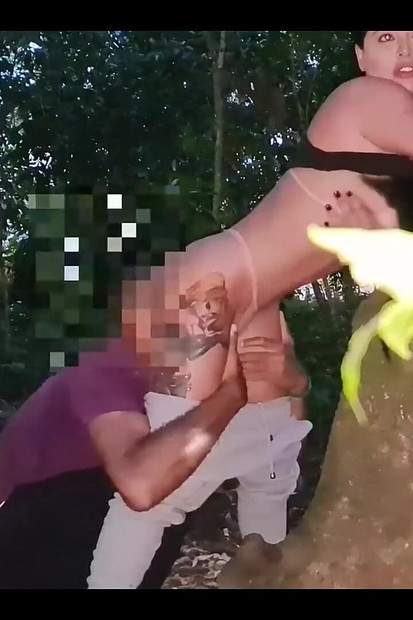 Am întâlnit un urmaritor la Bosque Maia în Guarulhos și ne-am dus să fut în mijlocul pădure!