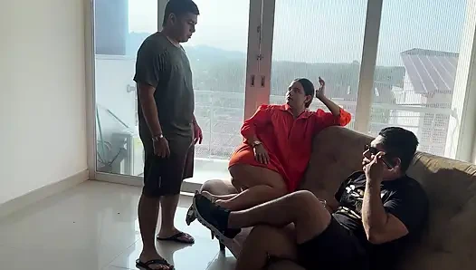 I Fuck the Stepdaughter of a Blind Man Next to Him, Semen Falls on Him and He Thought It Was Cream