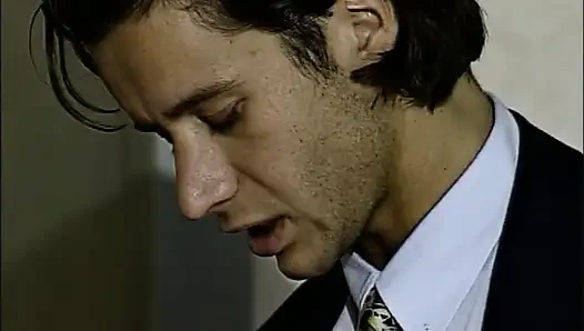 Cewek seksi rambut pirang dengan toket besar suka banget pantatnya dientot kontol besar