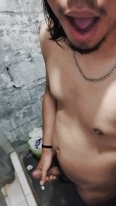 O fantezie de a fi gol în baie