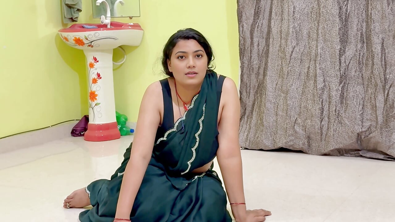 Kambali bai ko paiso ki Jarurat thi landlord ne apna lund de diya
