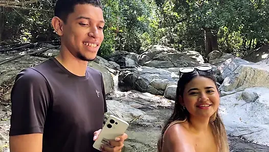 2 Latina swallow 2 cocks of strangers in the middle of the forest