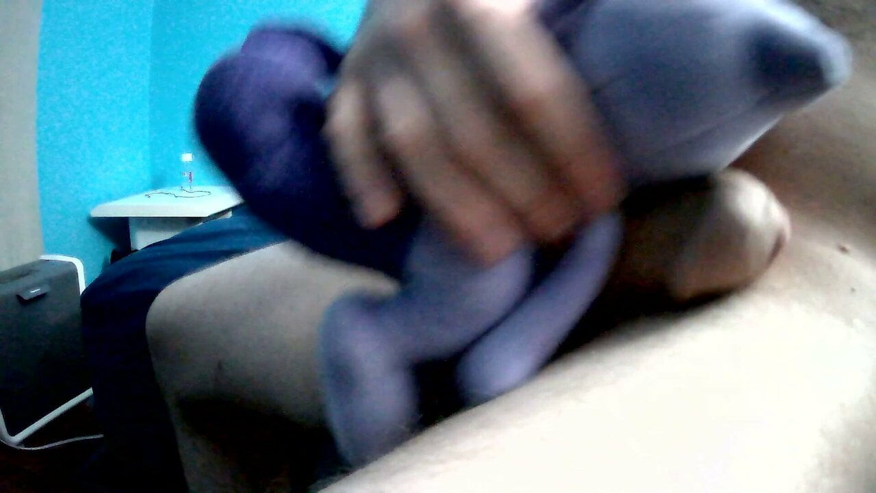 Mewtwo pleasuring my cock