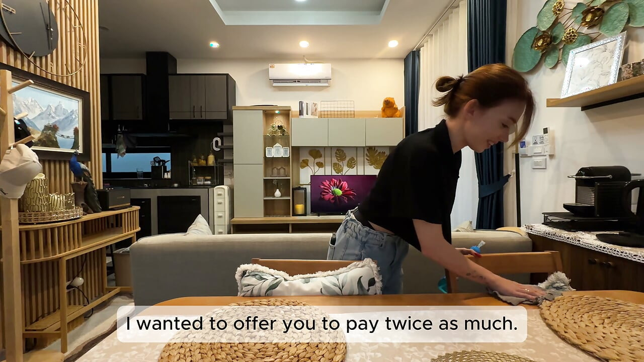 A young student came to clean the house to pay for her studies... but it didn't end with cleaning