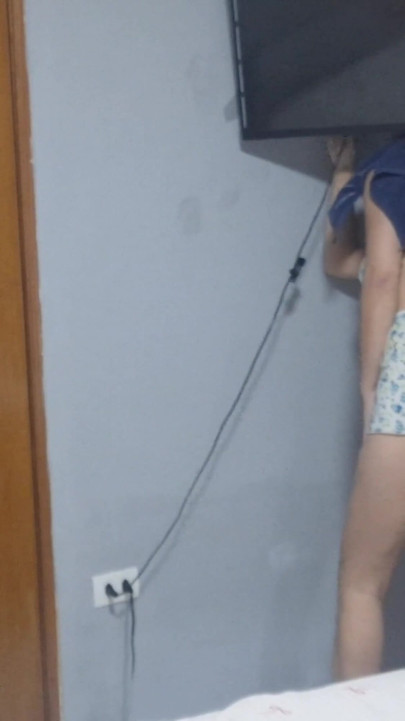 I received the cable TV technician without panties and gave him pussy without a condom! | Clip 1