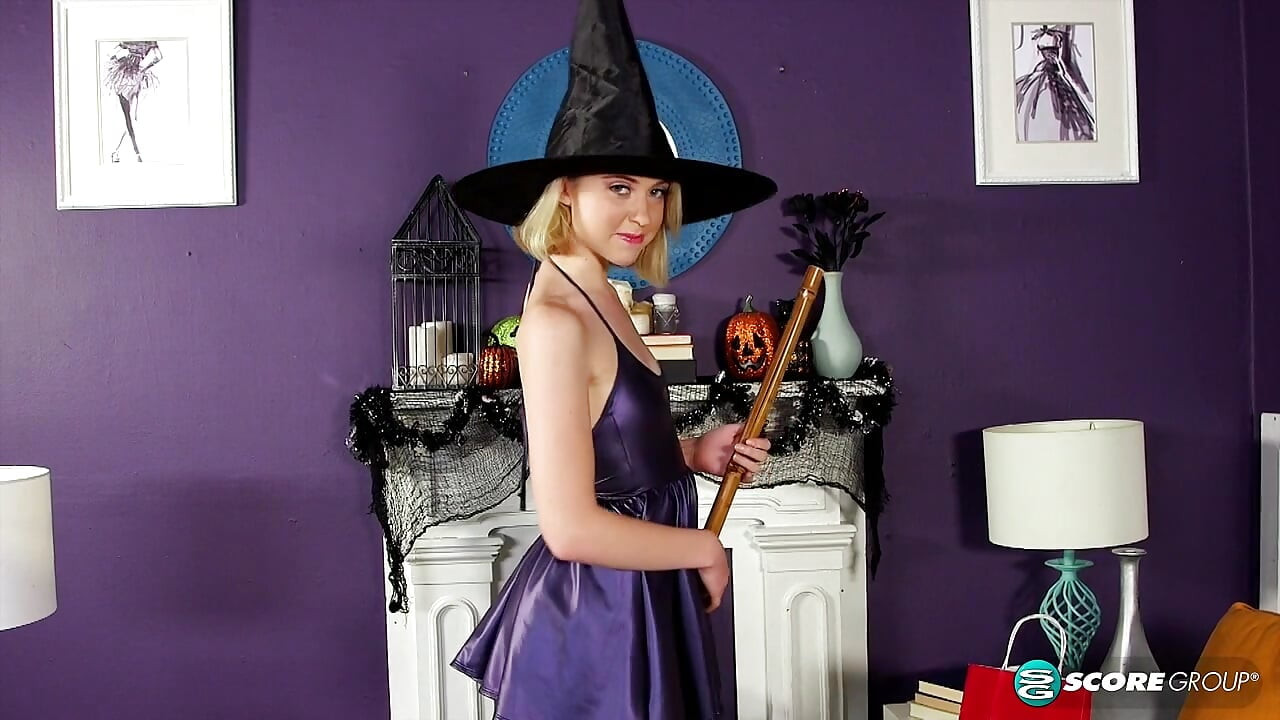 Flat Teen Chloe Couture Displays Her Bewitching Bush for