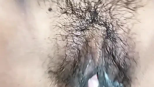 Nepalli evli kadın kocası tarafından baştan çıkarılıyor ve sikiliyor