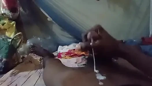 Gaon ki dehati bhabhi ki gand dekhkar Mutthi mare room per