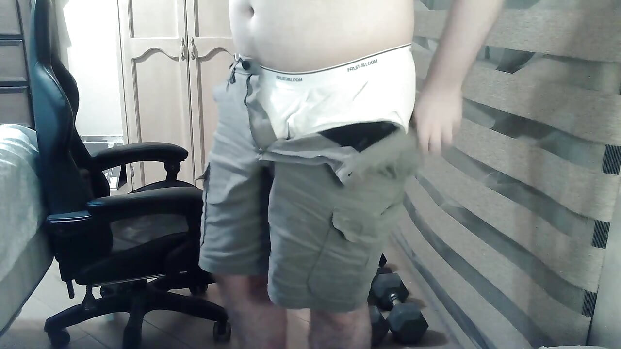 Hot Stud Goes Commando During Leg Day