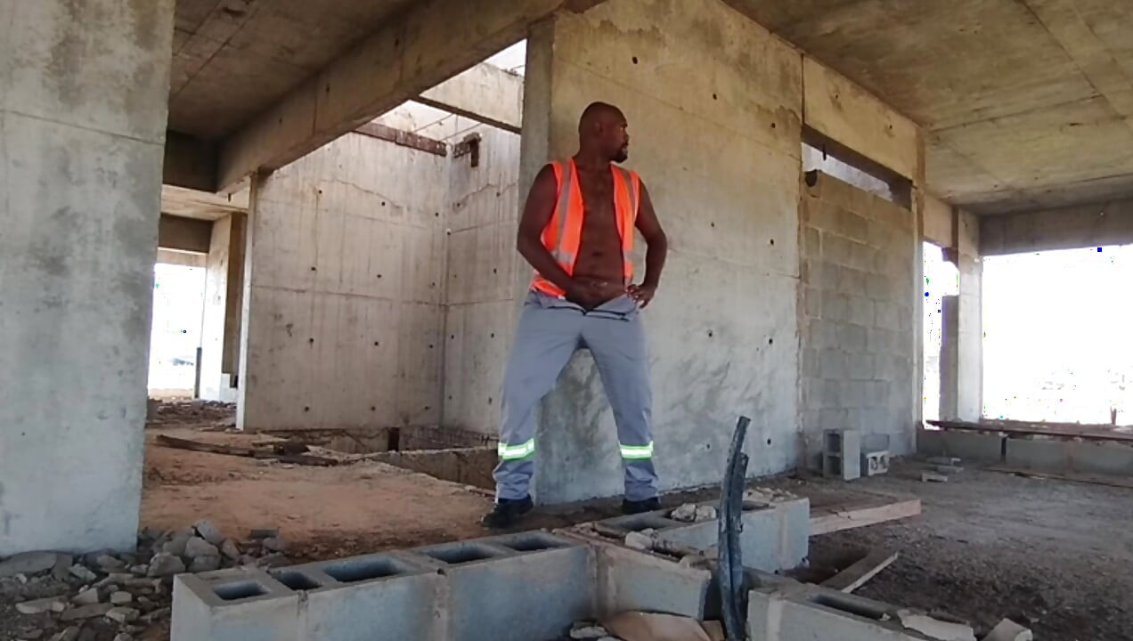 工作结束后, 我去了建筑工地射精