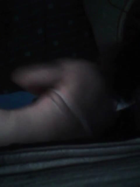 mujhe anumaan lagaane do, main apne kapre utaar rahi hoon aur som philpho ple ke saath apne aap ko chhoo rahi hoon
