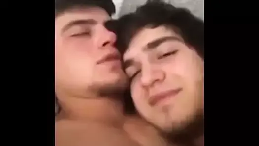 Симпатичные дагестанские гей-парни