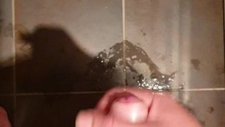 Wytrysk po prysznicu