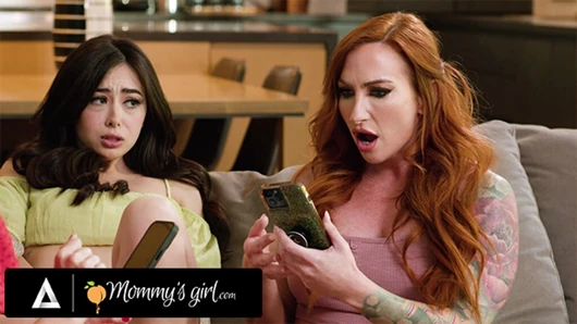 MOMMY'S GIRL - MILF'ler üvey kızları Chloe Surreal & Alexis Tae'yi uzaktan kumandalı vibratör kullanırken yakalıyor
