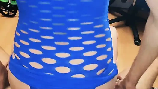 Minyon orta yaşlı seksi kadın ile evde güzel seks