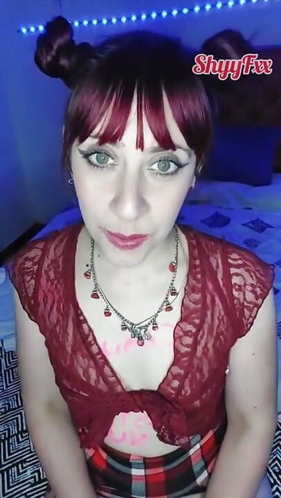 Shyyfxx colegiala caliente le ruega a su enamorado que la desvirgue antes de terminar el colegio p1 joi