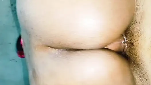 Hintli yenge sıkı göt sikiş videosu, yenge büyük siyah yarağa biniyor ve anal sikişiyor