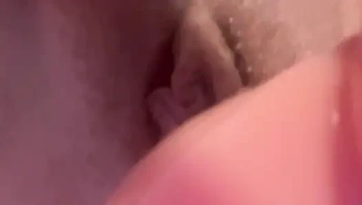 Dildo güzel ıslak amcığımı sikiyor