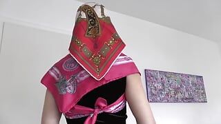 Mooie zijden hoofddoek modeshowclip