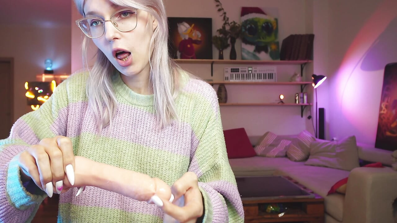 Blonde sissy fuck with dildo and masturbator