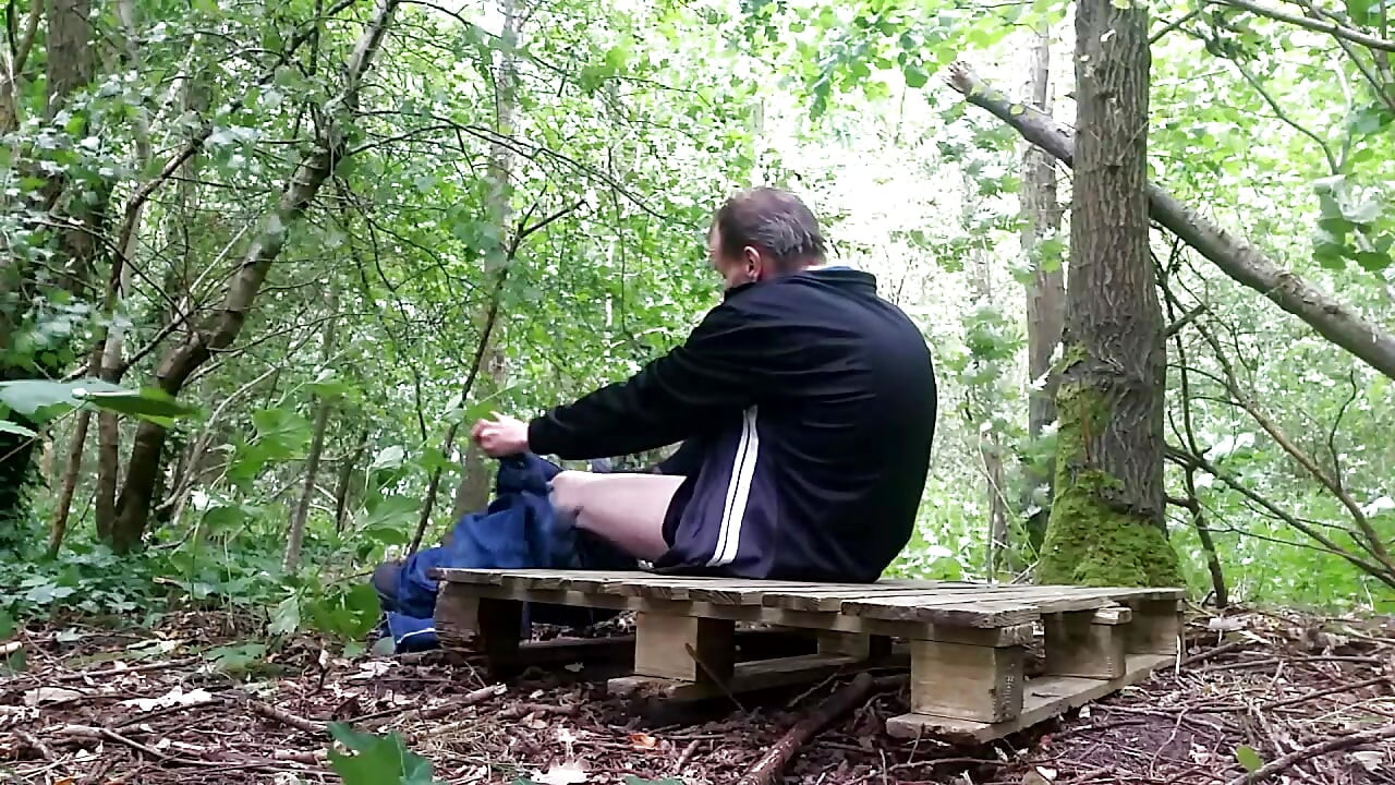 Rozbieram się na zewnątrz i przygotowuję się