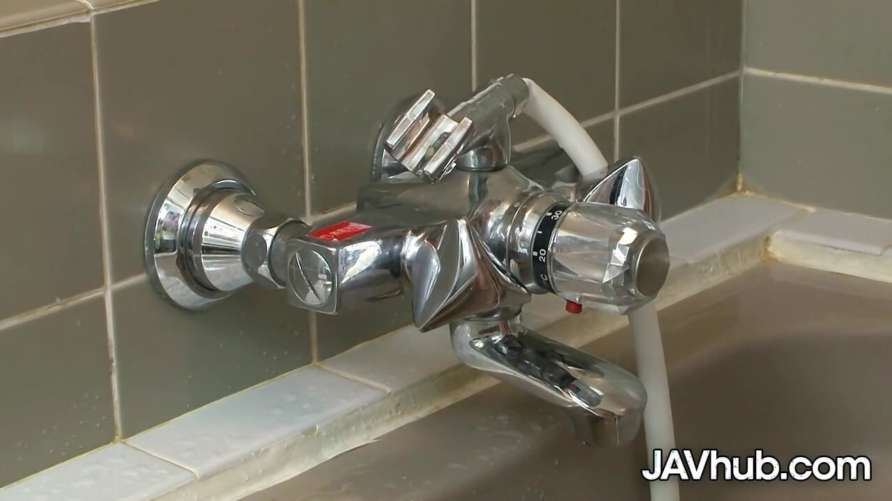 Chihiro Welcomes Her Guest With Kisses and Serves Her Pussy