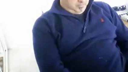 Sexy Papi im Büro 210119