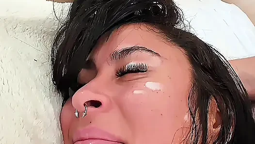 HÖR NICHT AUF, FICK MICH HÄRTER, PAPI - HEIßE tätowierte brünette bekommt harten sex, cowgirlritt und blowjob in pOV