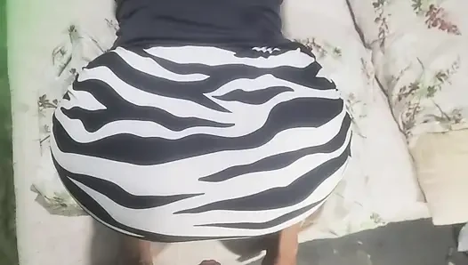 Açgözlü bu kısa MILF'i çok fazla kullandım