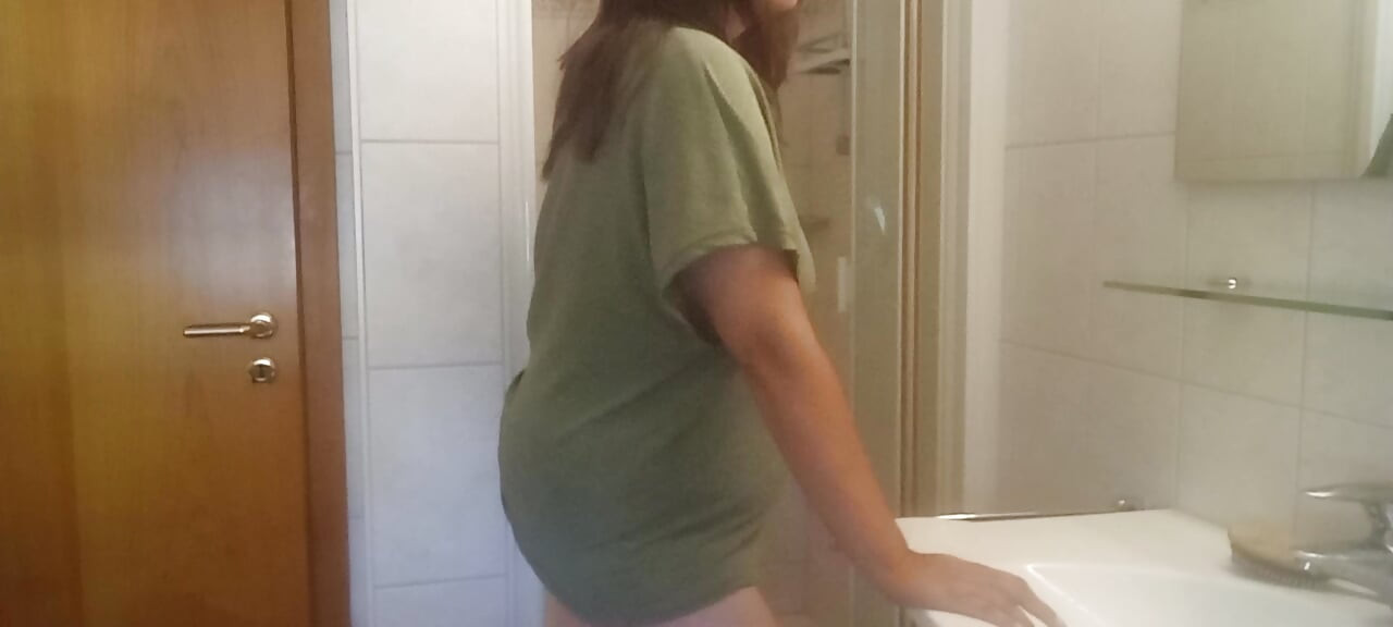 The scent of last night mature MILF in the shower 52 and uncensored