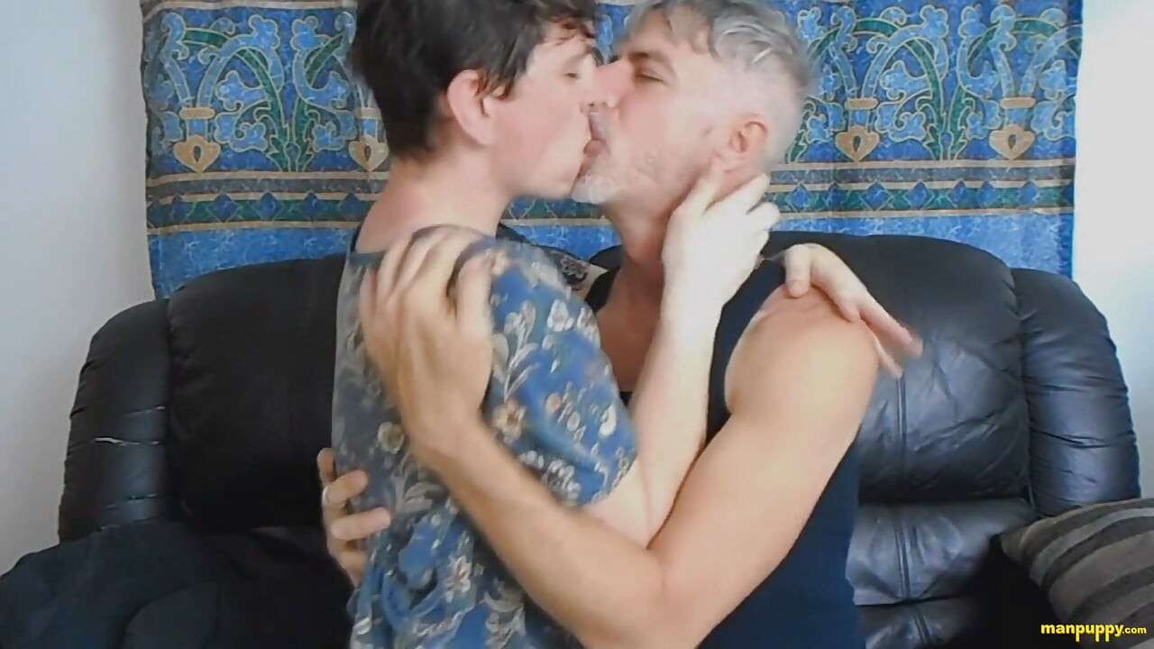 Hot Gay Kissing with Richard & Christian
