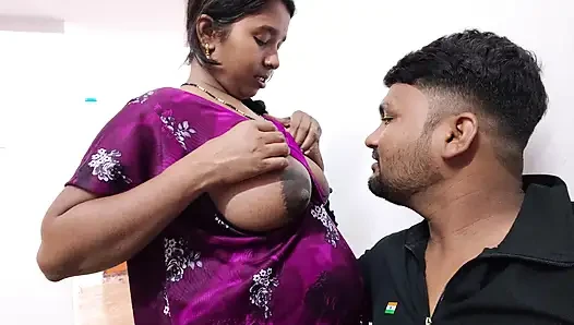 Devar apni bhabhi ki big boobs pahli bar aapne jibh se chat raha he - daver suking bhabhi boobs.