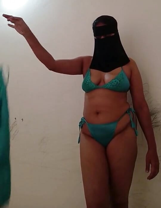 Bhabhi jugando con el coño