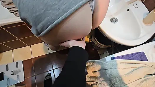 Horny Husband Caught His Wife Washing Her Hair in the Bathroom and Fucked Her