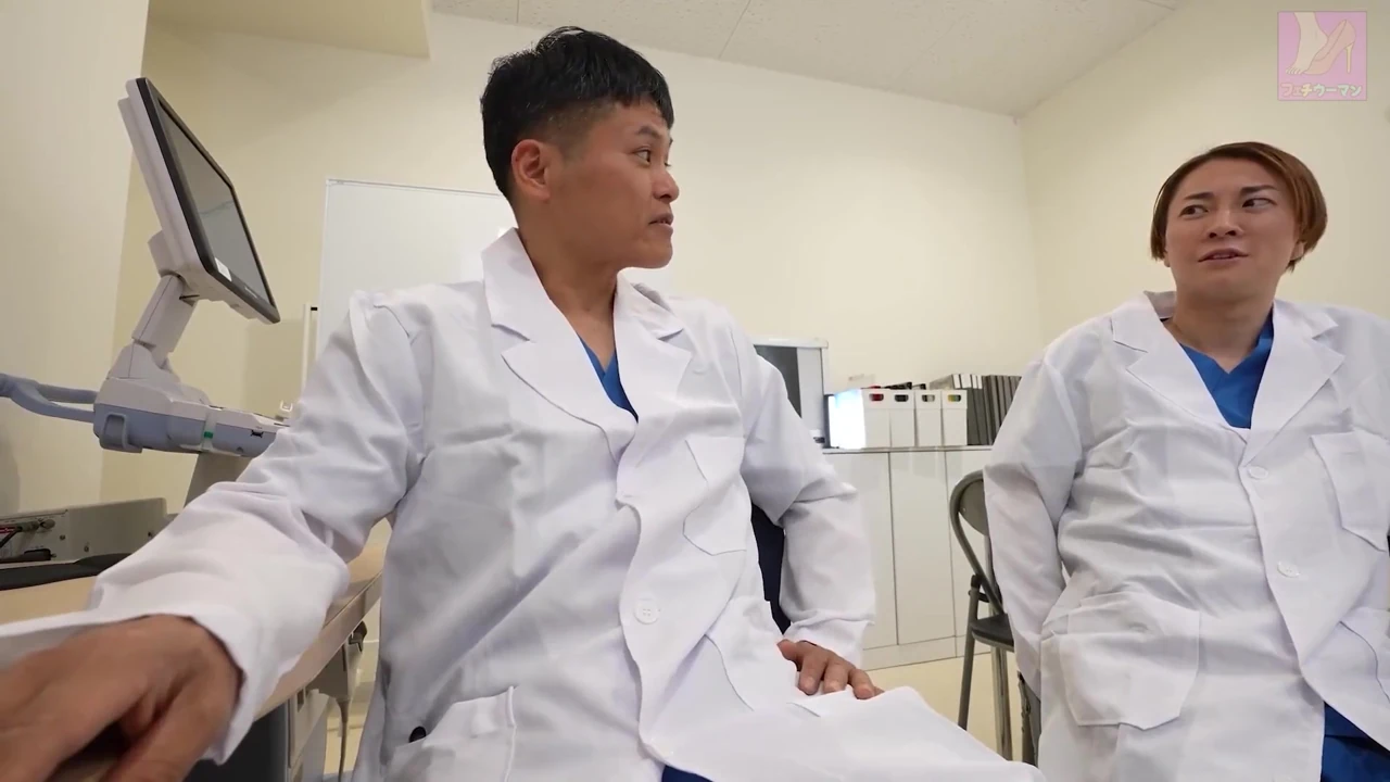 Kayınpederimle seks hayatım doktor meslektaşlarım tarafından keşfedildi - şimdi onların kişisel döl boşaltma deliğiyim
